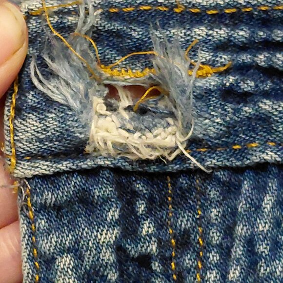 Made in Canada. 90's Ziggy! Sports Wear pocketless, high-waist skinny jeans - Picture 11 of 15